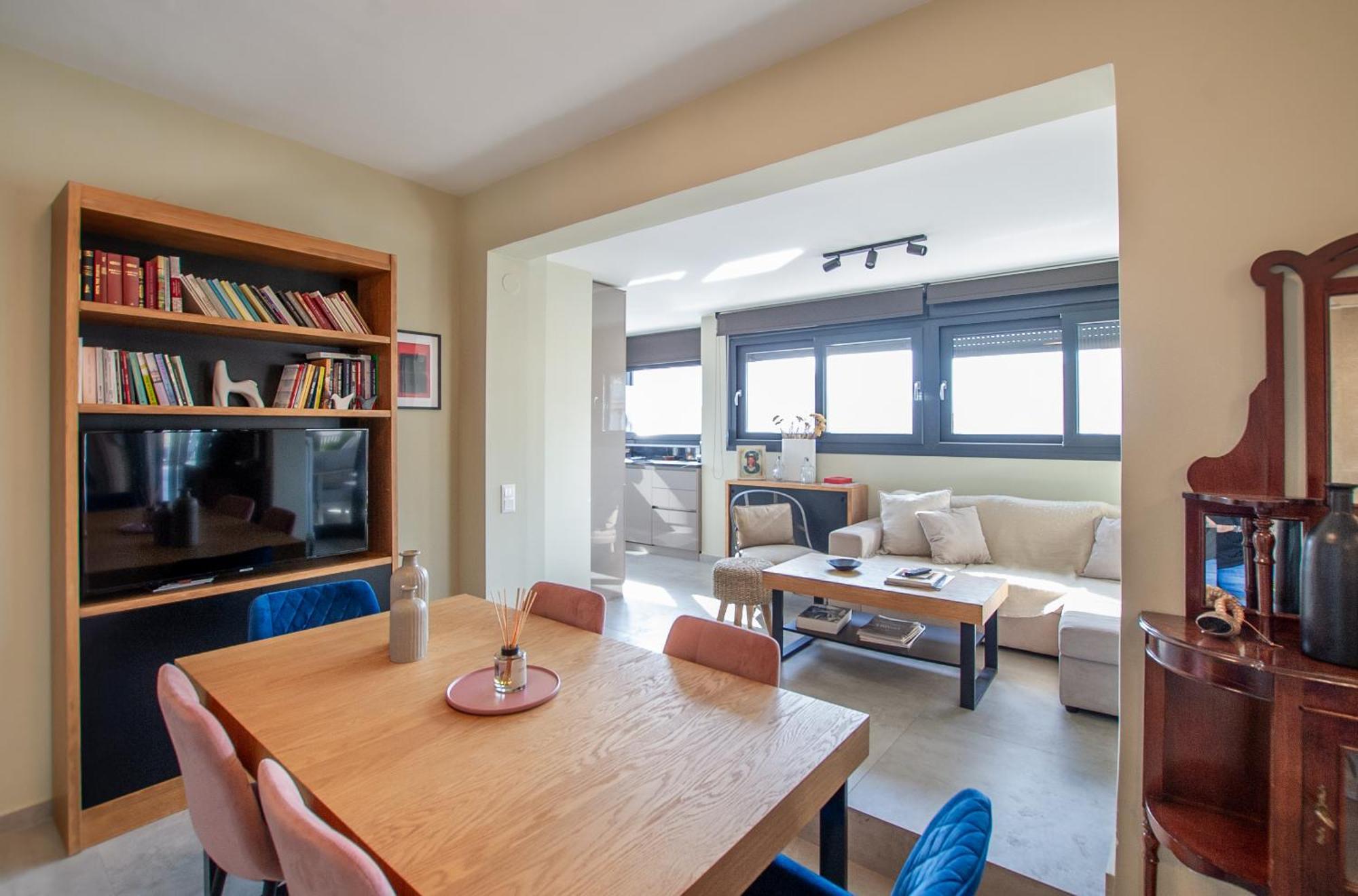 View In The Whole Appartement *