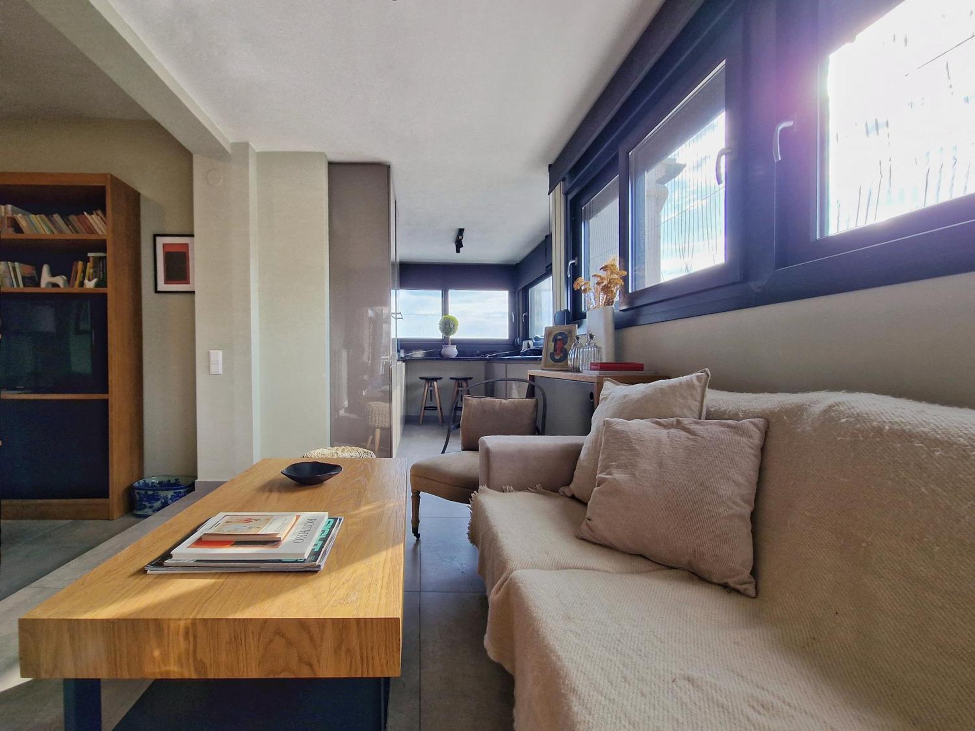 View In The Whole Apartment *